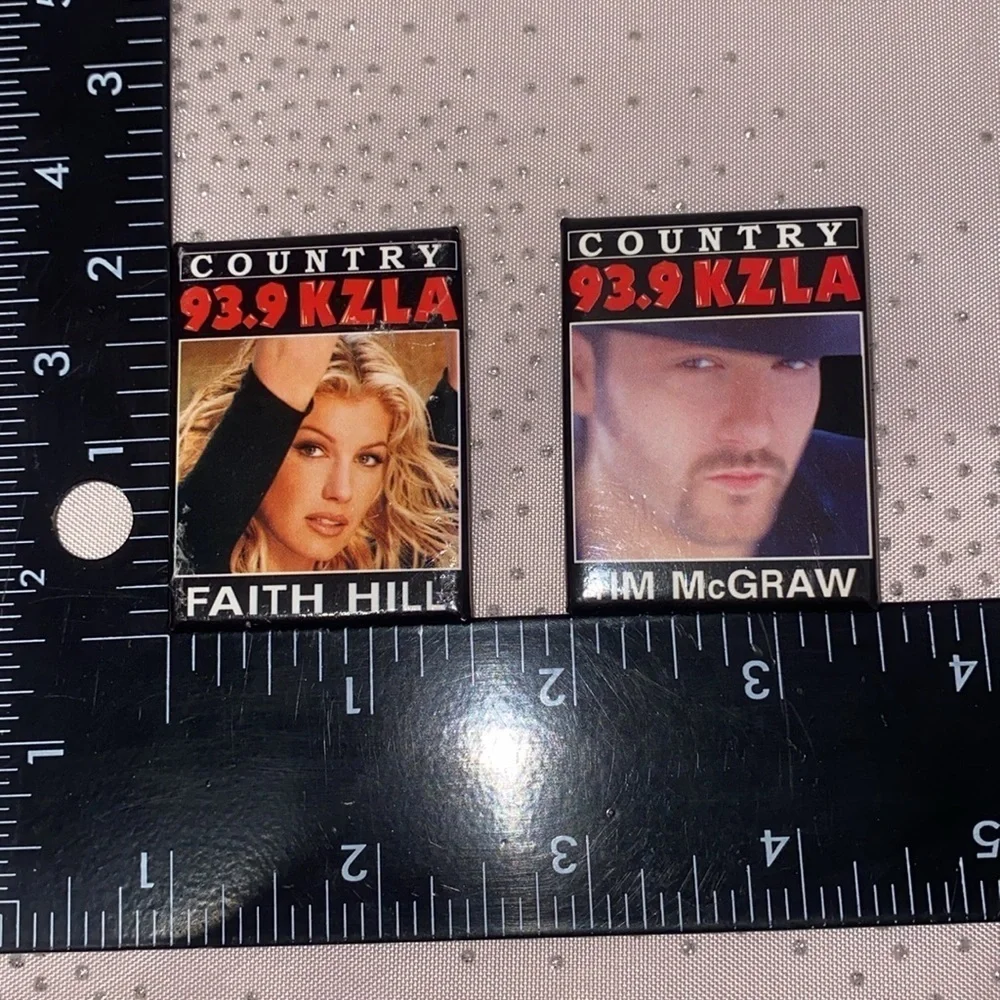 Country music concert Tim McGraw and Faith Hill soul to soul tour merch radio